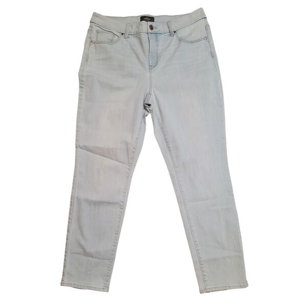 Chico’s So Slimming 10 Light Blue Straight Leg Jeans Relaxed Soft Minimalist - Picture 1 of 10